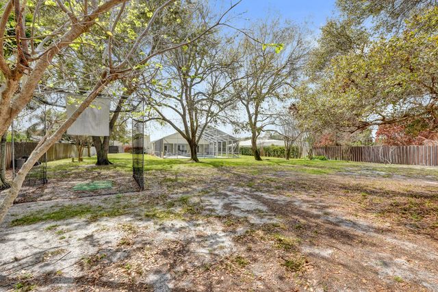 901 NE Town Terrace, Jensen Beach, FL 34957