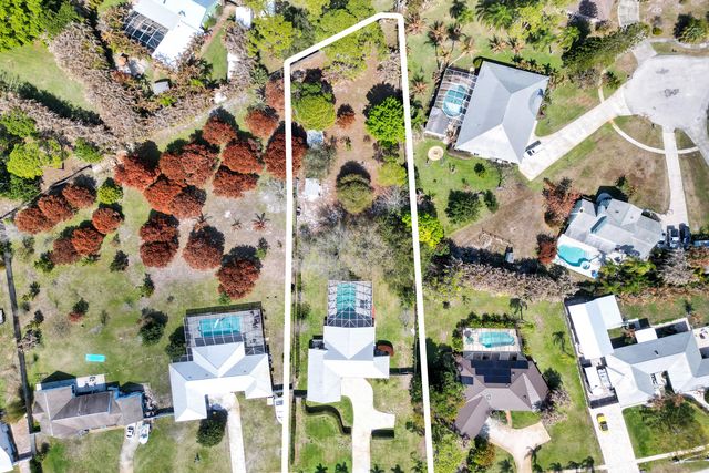 901 NE Town Terrace, Jensen Beach, FL 34957