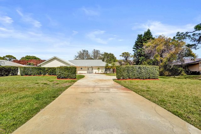 901 NE Town Terrace, Jensen Beach, FL 34957