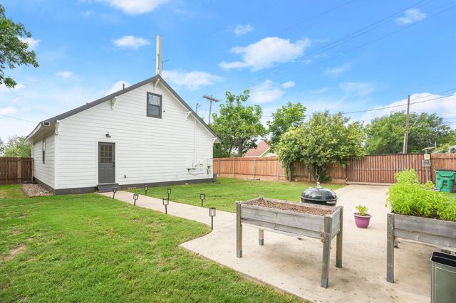 301 Old Thorndale RD, Taylor, TX 76574