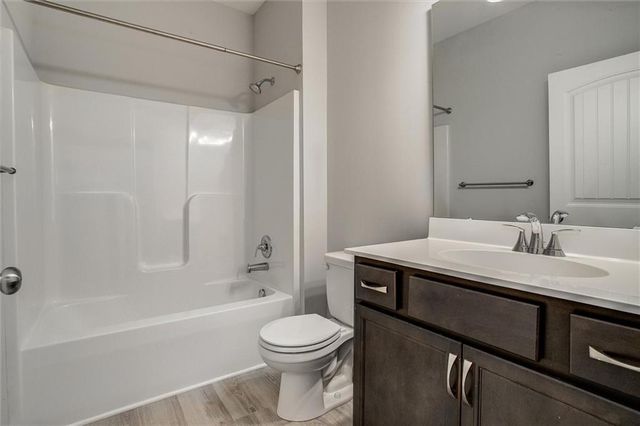 4005 NW 96th Street, Kansas City, MO 64154