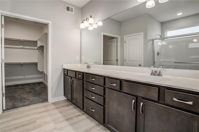 4005 NW 96th Street, Kansas City, MO 64154