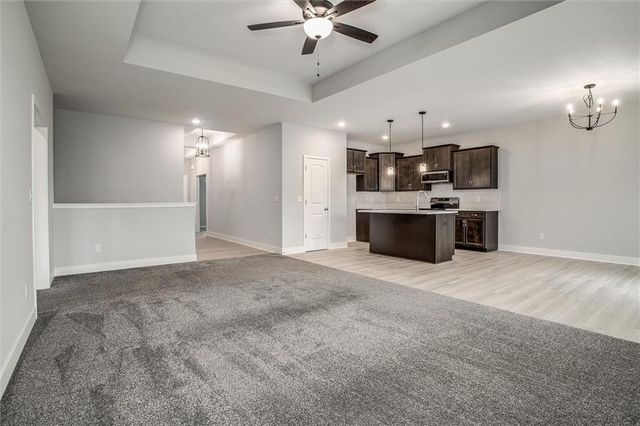 4005 NW 96th Street, Kansas City, MO 64154