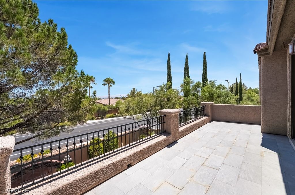 186 Uccello Drive, Las Vegas, NV 89138 — photo 4