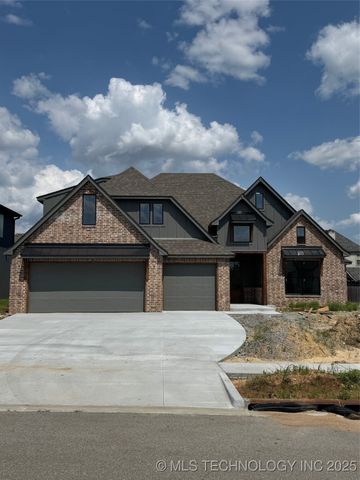 14533 S College Avenue, Bixby, OK 74008