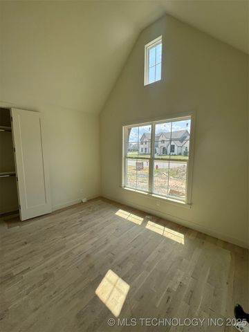 14533 S College Avenue, Bixby, OK 74008