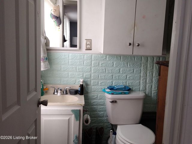 300 Dutchmans Creek Rd, Taylorsville, KY 40071