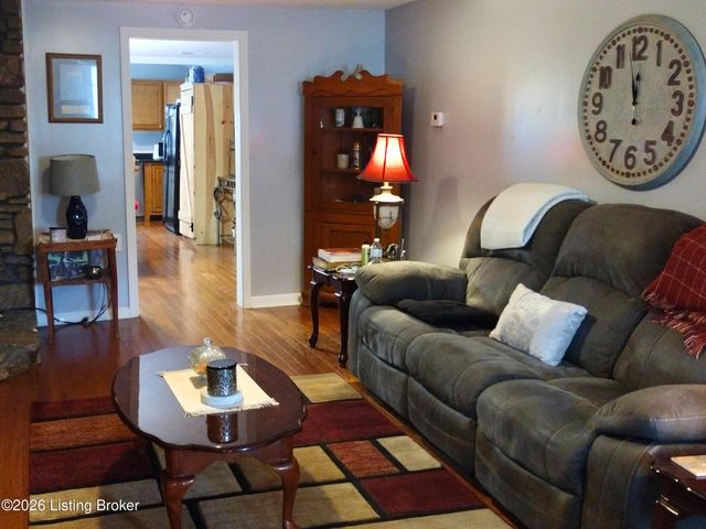 300 Dutchmans Creek Rd, Taylorsville, KY 40071