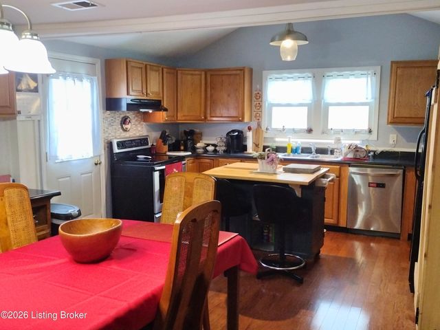 300 Dutchmans Creek Rd, Taylorsville, KY 40071