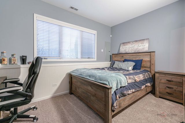 285 Regency Court Unit B Court, Wauconda, IL 60084