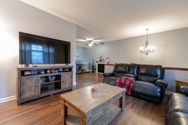 285 Regency Court Unit B Court, Wauconda, IL 60084