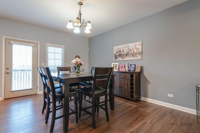 285 Regency Court Unit B Court, Wauconda, IL 60084