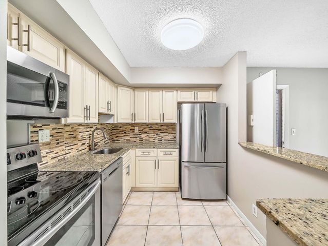 15488 Lakes Of Delray Boulevard 108, Delray Beach, FL 33484