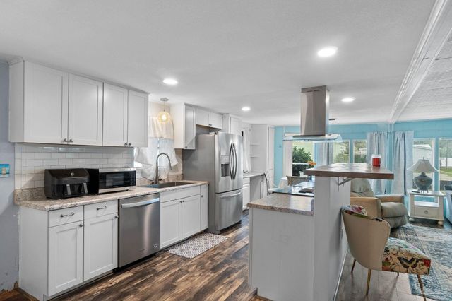 2556 Granada Camino, Pensacola, FL 32507