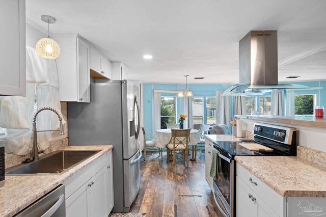 2556 Granada Camino, Pensacola, FL 32507