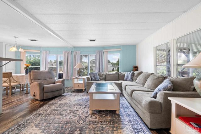 2556 Granada Camino, Pensacola, FL 32507