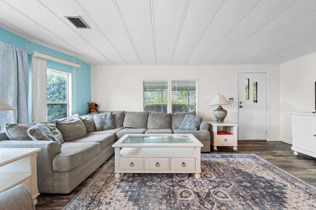 2556 Granada Camino, Pensacola, FL 32507