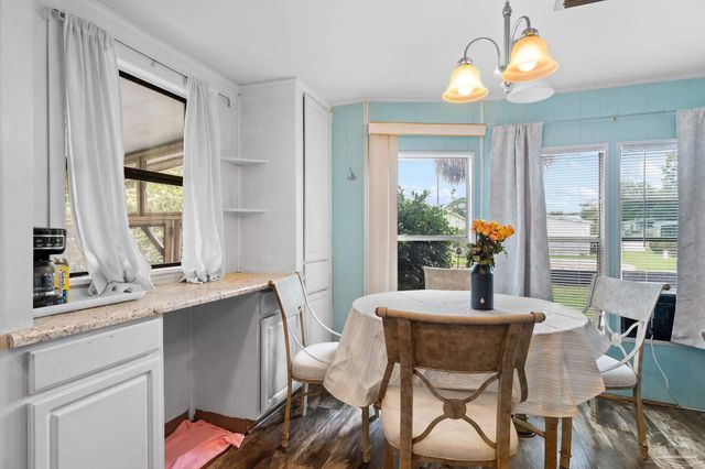 2556 Granada Camino, Pensacola, FL 32507