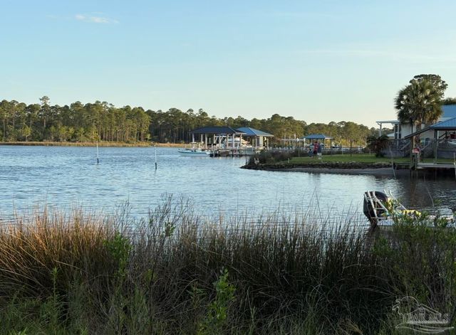 2556 Granada Camino, Pensacola, FL 32507