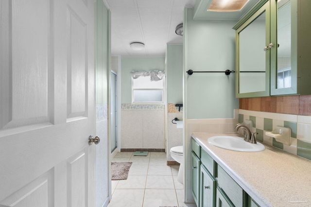 2556 Granada Camino, Pensacola, FL 32507