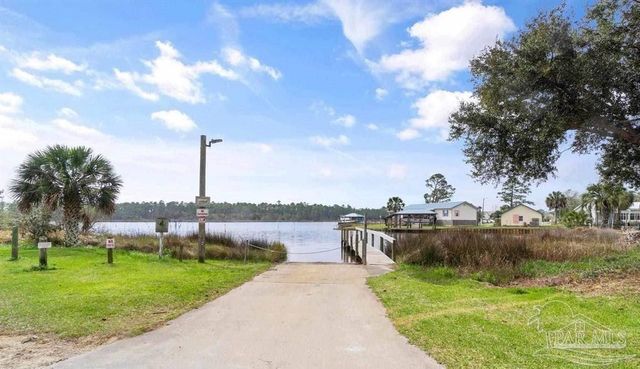 2556 Granada Camino, Pensacola, FL 32507