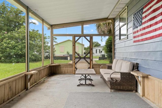 2556 Granada Camino, Pensacola, FL 32507