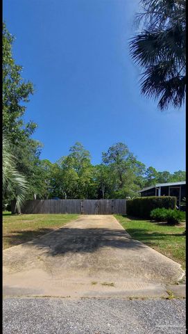 2556 Granada Camino, Pensacola, FL 32507