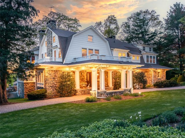 25 West Drive, Manhasset, NY 11030