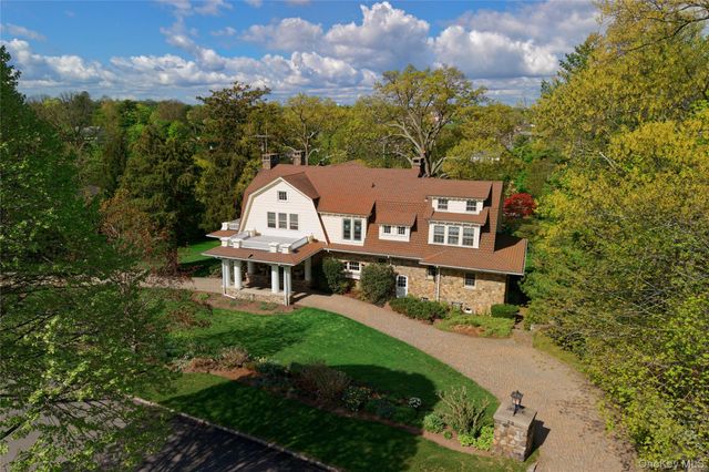 25 West Drive, Manhasset, NY 11030