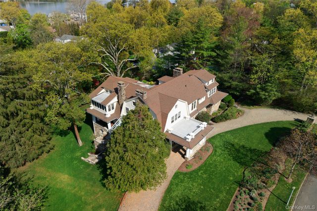 25 West Drive, Manhasset, NY 11030