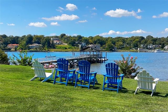 25 West Drive, Manhasset, NY 11030
