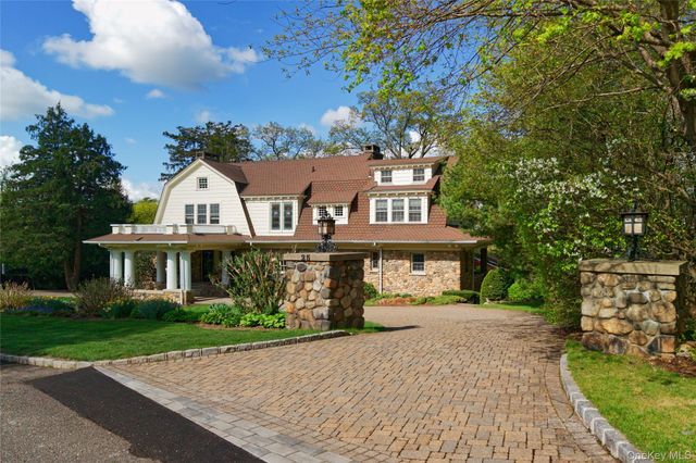 25 West Drive, Manhasset, NY 11030