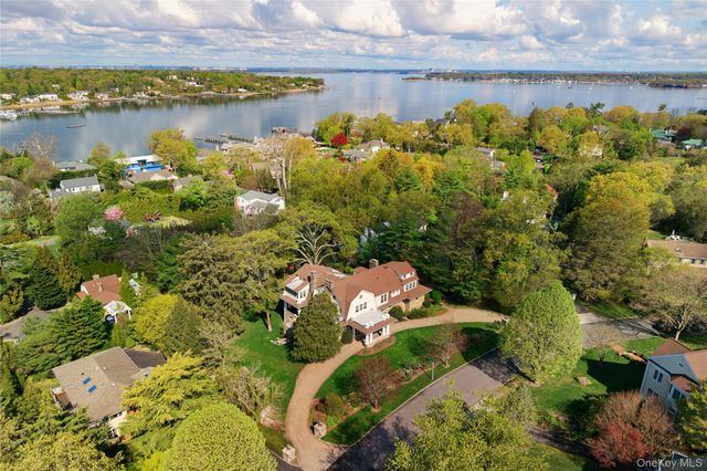 25 West Drive, Manhasset, NY 11030