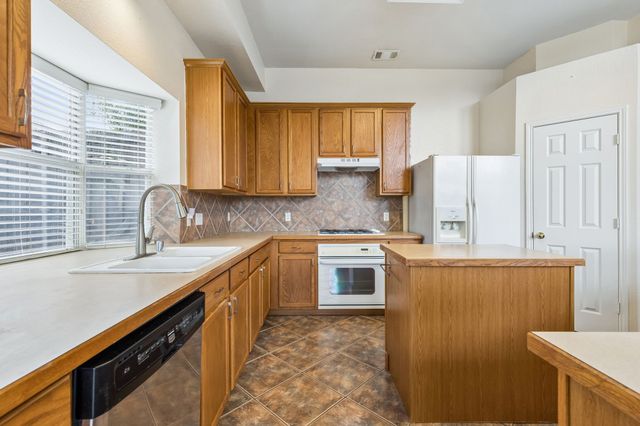 5536 Rock Canyon Road, The Colony, TX 75056