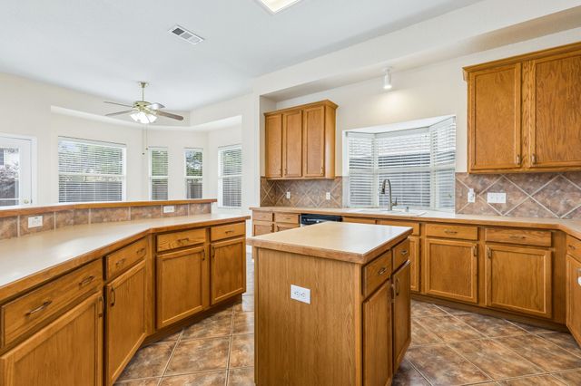 5536 Rock Canyon Road, The Colony, TX 75056