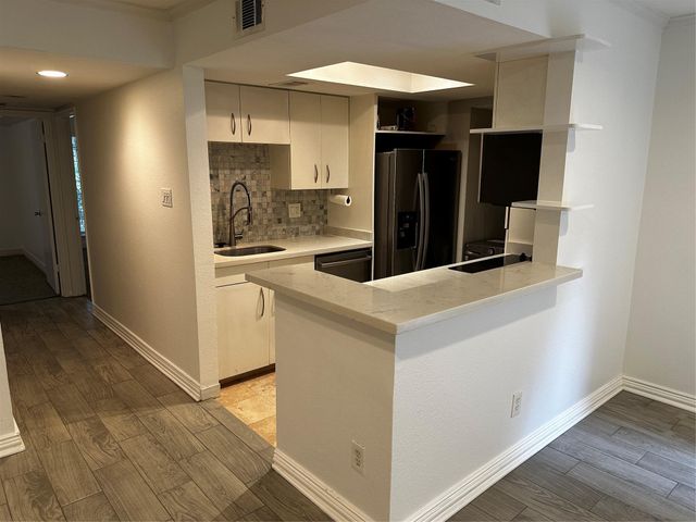 1909 Brun Street 9, Houston, TX 77019