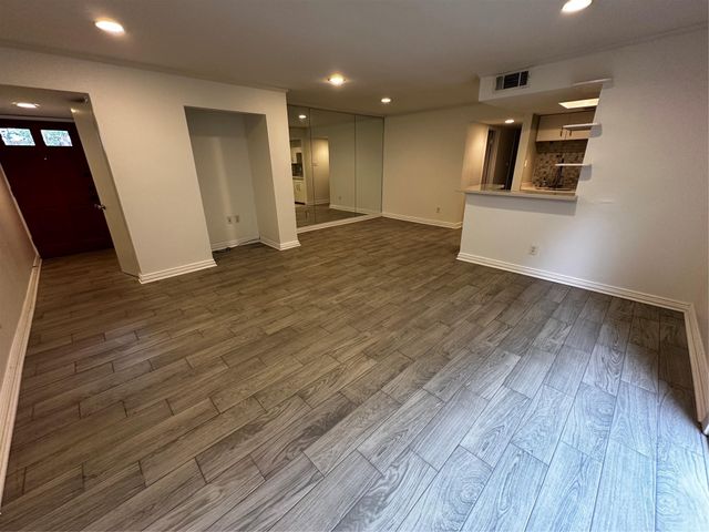 1909 Brun Street 9, Houston, TX 77019