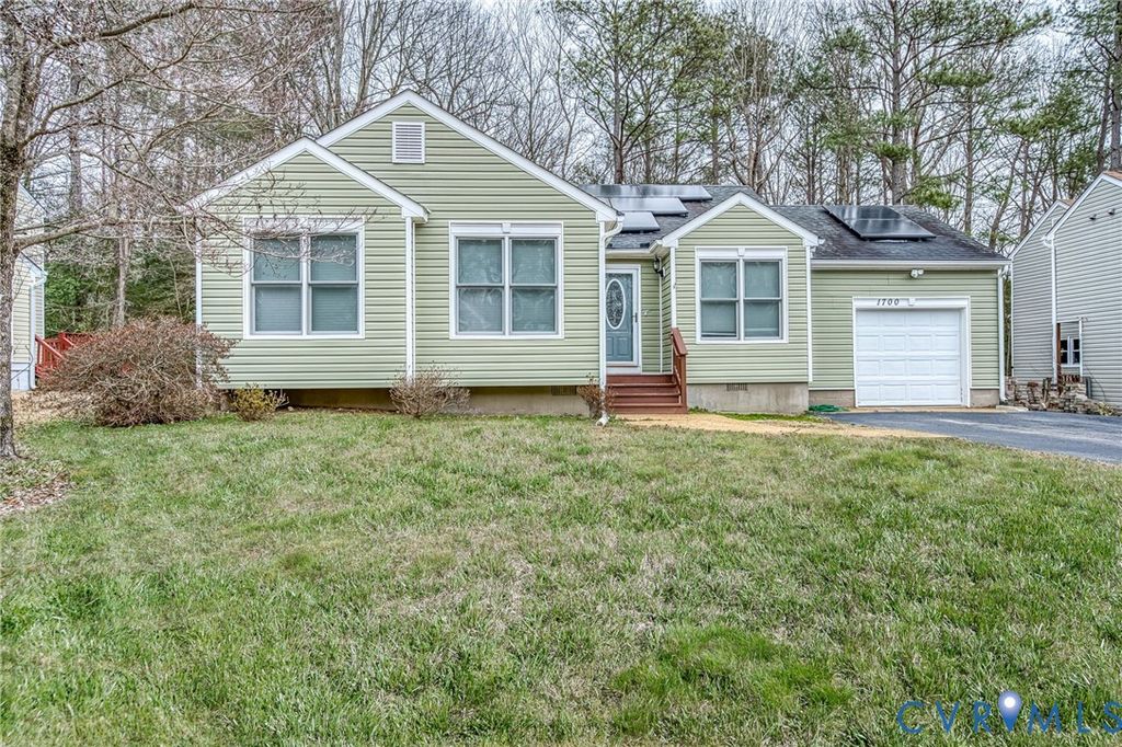 1700 Winters Hill Cir, North Chesterfield, VA 23236