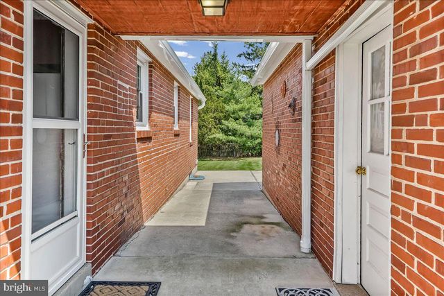 2653 BRIERWOOD RD, Broomall, PA 19008