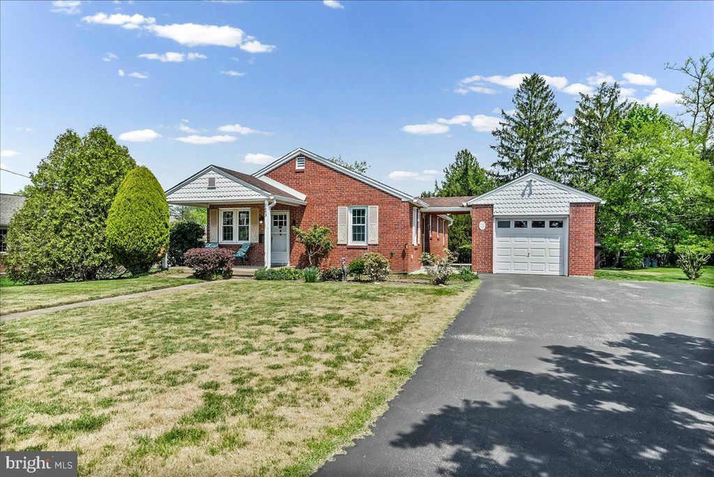 2653 BRIERWOOD RD, Broomall, PA 19008