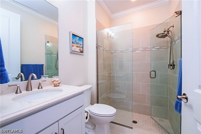 10537 Ventana CT, Naples, FL 34120