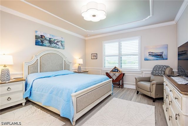 10537 Ventana CT, Naples, FL 34120