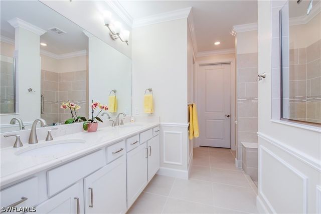 10537 Ventana CT, Naples, FL 34120