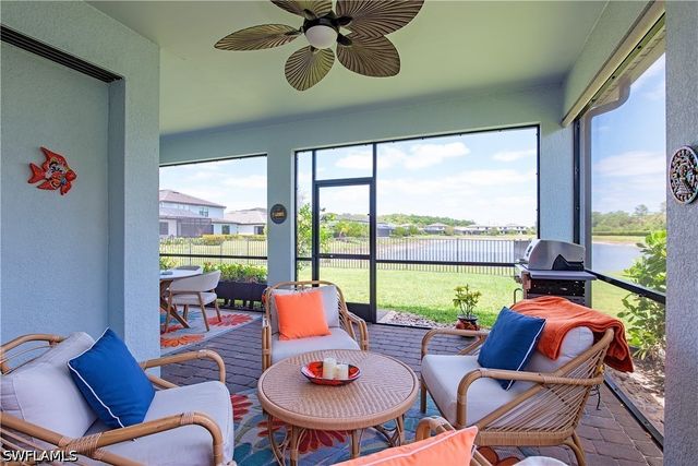 10537 Ventana CT, Naples, FL 34120