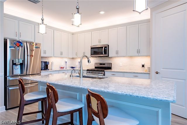 10537 Ventana CT, Naples, FL 34120