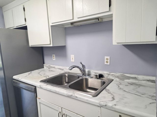 7618 Hampshire Avenue N, Brooklyn Park, MN 55428