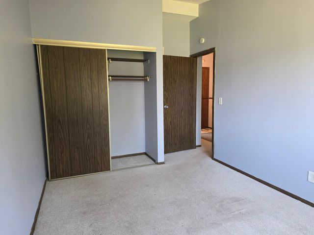 7618 Hampshire Avenue N, Brooklyn Park, MN 55428