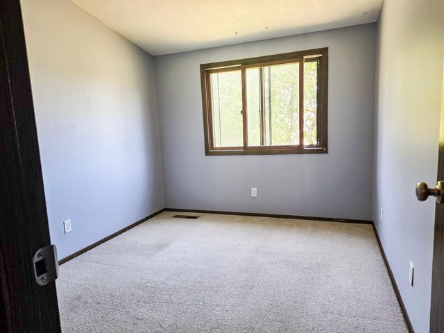 7618 Hampshire Avenue N, Brooklyn Park, MN 55428