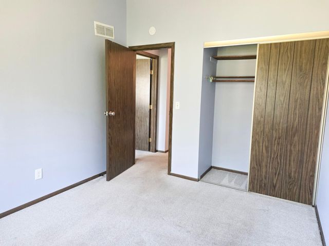7618 Hampshire Avenue N, Brooklyn Park, MN 55428
