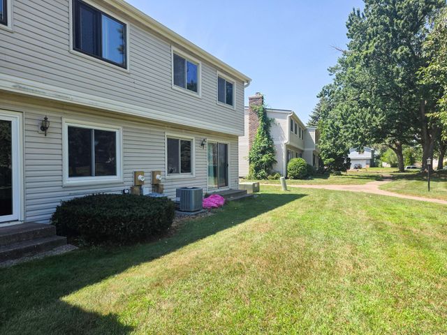 7618 Hampshire Avenue N, Brooklyn Park, MN 55428